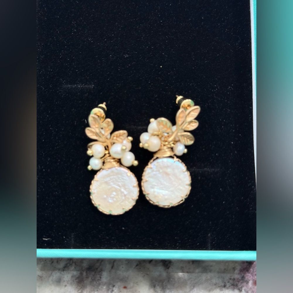 NEW Elexis Gold Plated Freshwater Baroque White Round Buttons Pearls Earrings - Picture 10 of 10